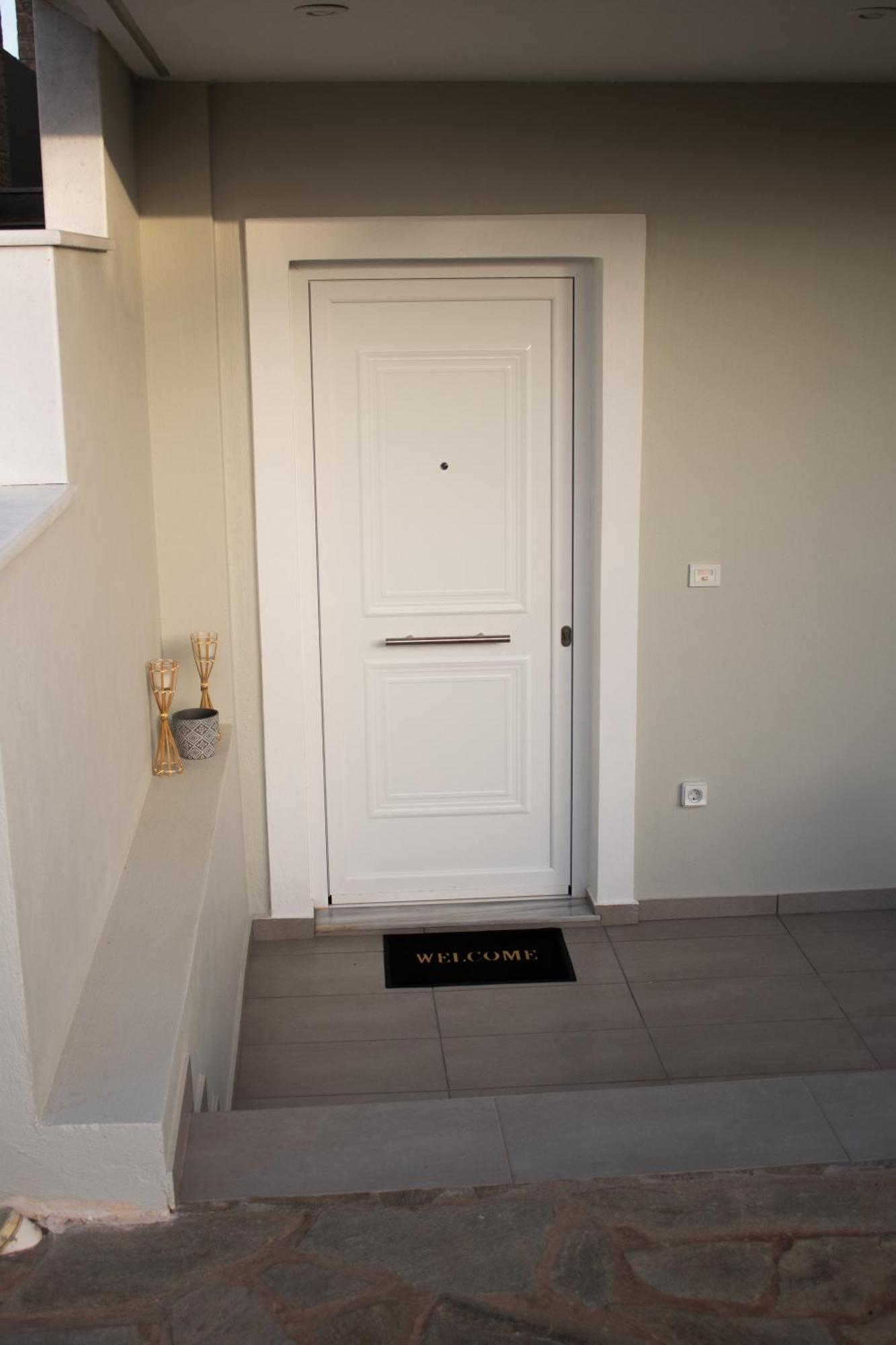 Giakost Apartments V Near Airport Artemida  Bagian luar foto
