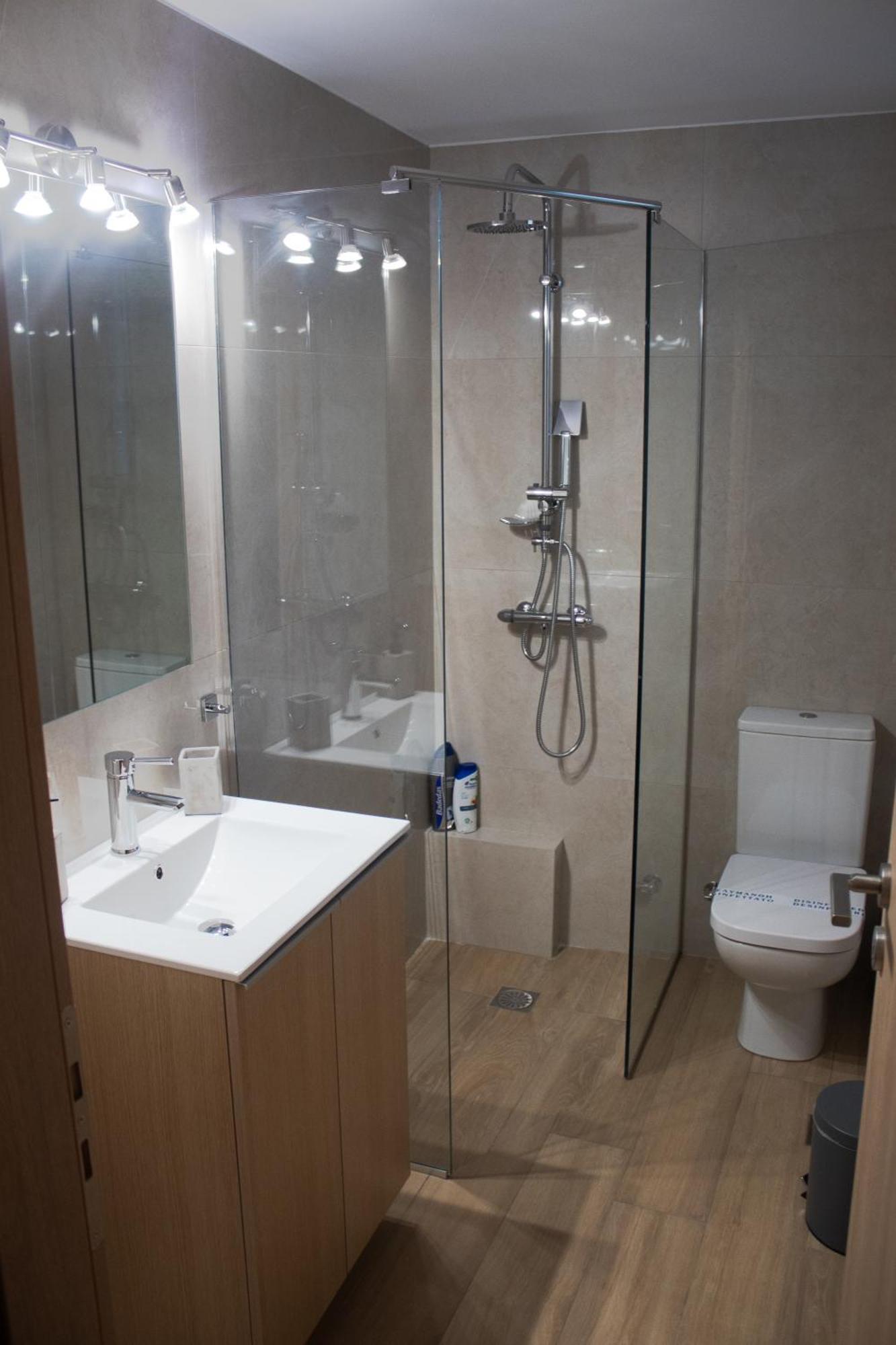 Giakost Apartments V Near Airport Artemida  Bagian luar foto