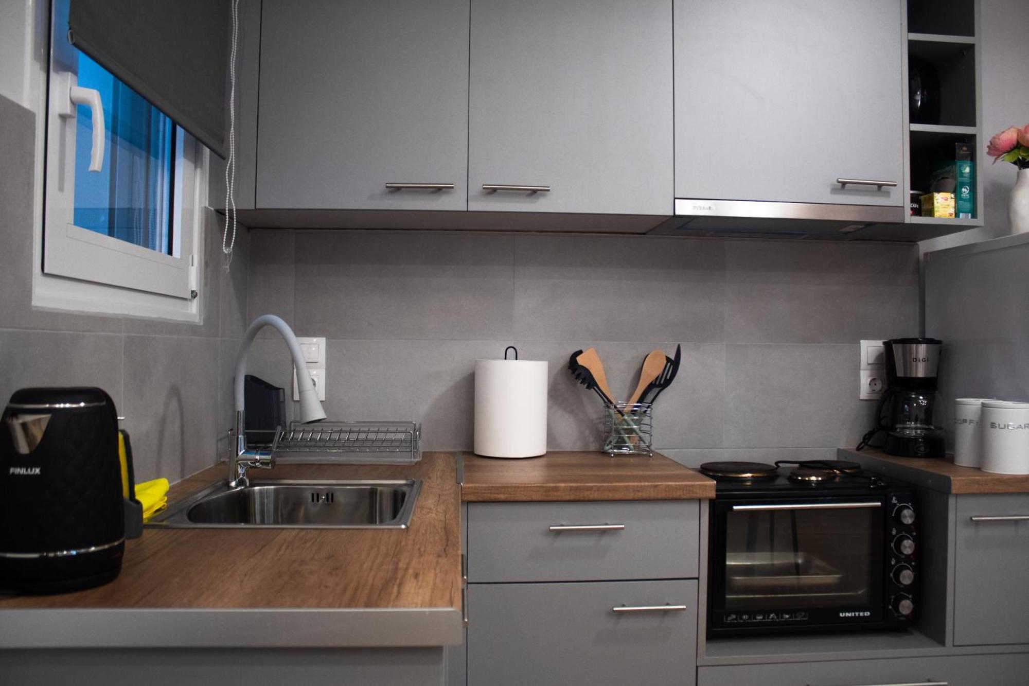 Giakost Apartments V Near Airport Artemida  Bagian luar foto