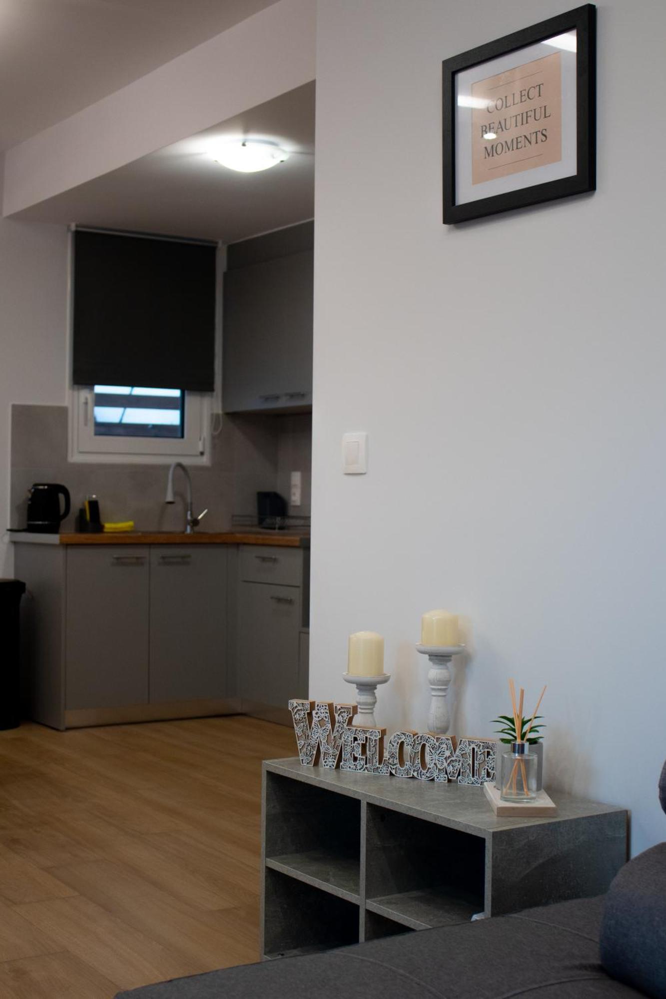 Giakost Apartments V Near Airport Artemida  Bagian luar foto
